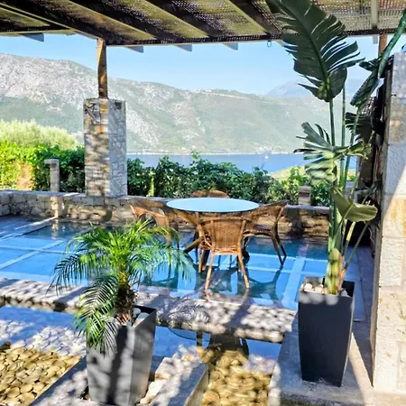 The Vineyard - Hippothoe * Μεγανήσι